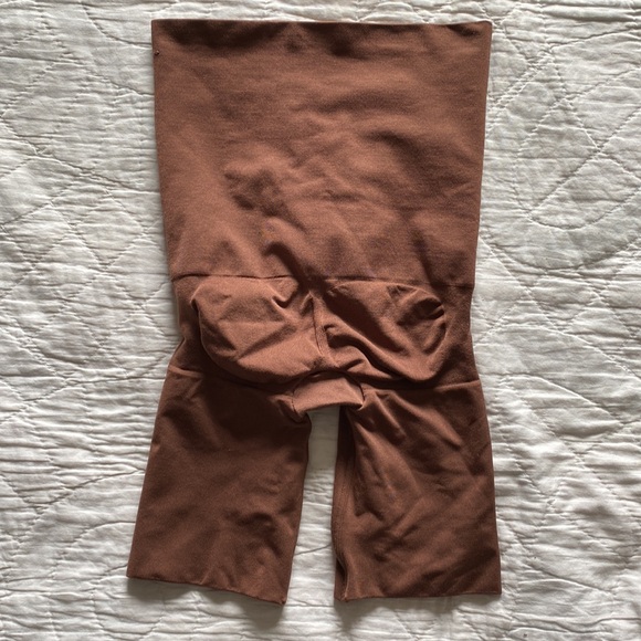 Assets by SPANX High Waist Shapewear - Picture 4 of 9